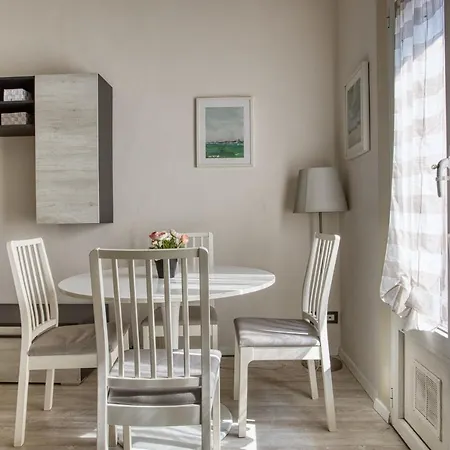 Joivy Chic 1 Bed Flat Apartment Milan